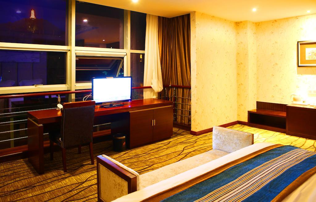 Mingcheng Times Hotel Csengtu Szoba fotó